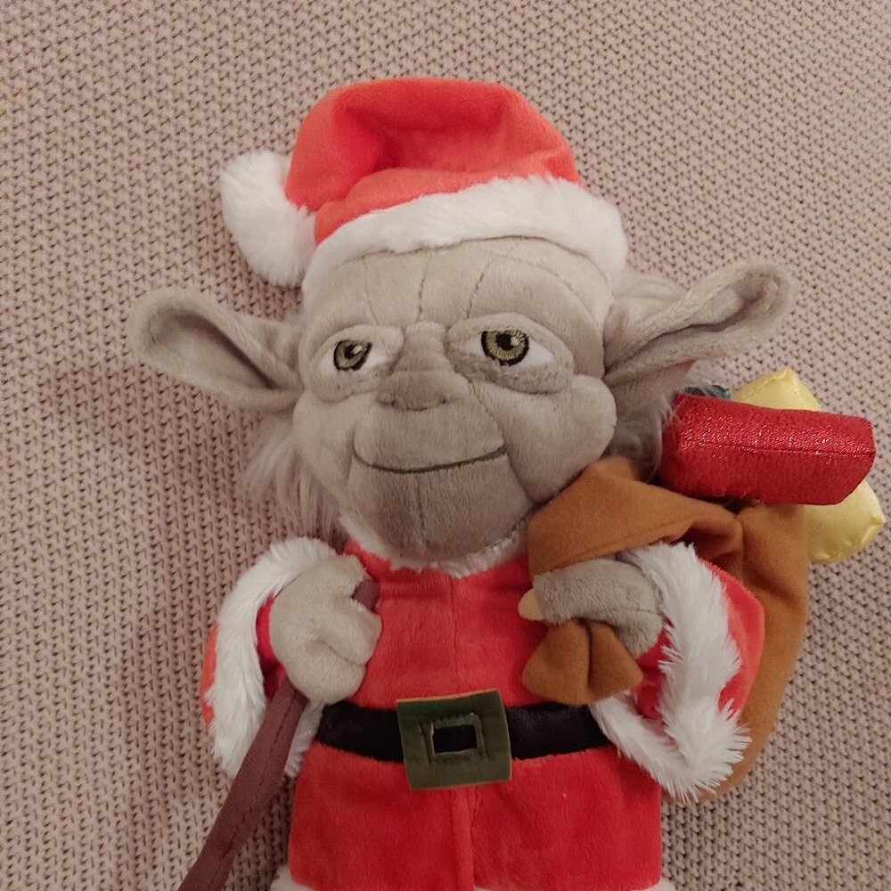 Disney Parks YODA plush Santa. NWOT
